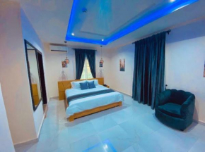 West wing hotel